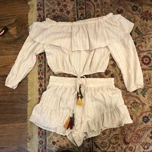 Cute beach set with tassels!